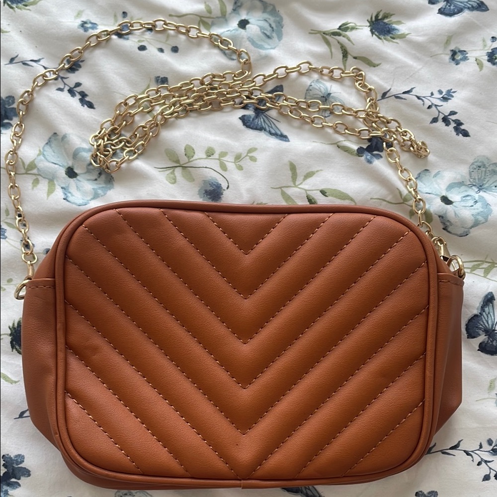 Elegant Tan Quilted Shoulder Bag